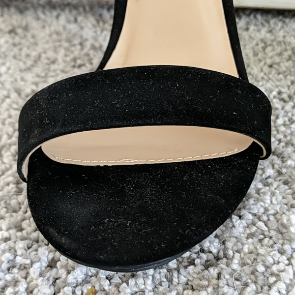 Heels - Picture 2 of 5